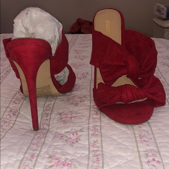 Heels - Picture 3 of 5